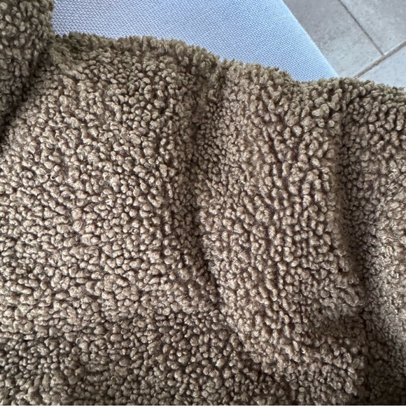 New Varley Sherpa Puffer Jacket Dark Olive Green Large - Picture 6 of 10